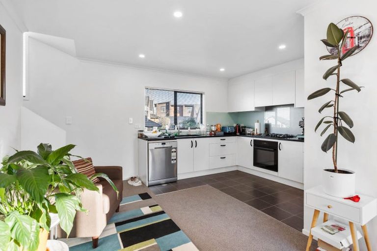 Photo of property in St Claire Village, 10/172 Mcleod Road, Te Atatu South, Auckland, 0610