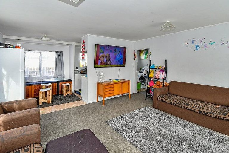 Photo of property in 2/12 Olive Crescent, Papatoetoe, Auckland, 2025