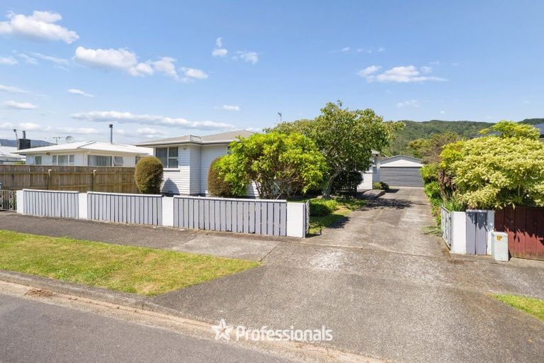 Photo of property in 15 Wetherby Grove, Wainuiomata, Lower Hutt, 5014
