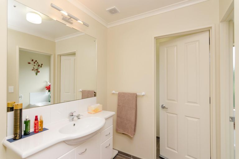 Photo of property in 6 Kenwyn Drive, Carterton, 5713