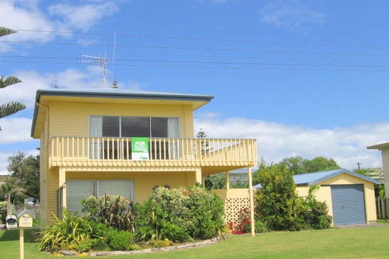 Photo of property in 10 Bway Road, Waihi Beach, 3611