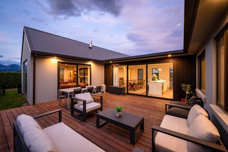 Photo of property in 29 Mount Nicholas Avenue, Wanaka, 9305