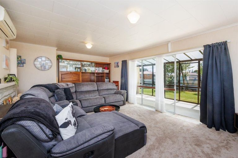 Photo of property in 2 Oaklea Avenue, Marton, 4710