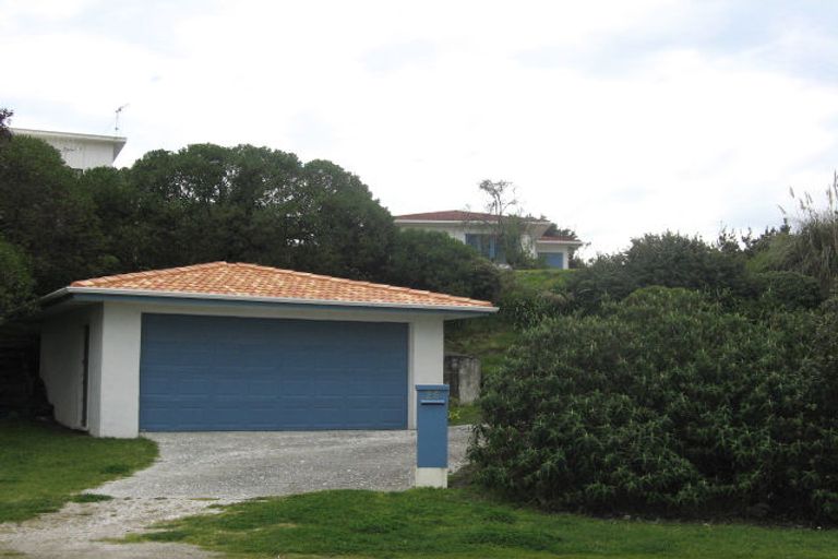 Photo of property in 25 Kent Avenue, Waitarere Beach, Levin, 5510