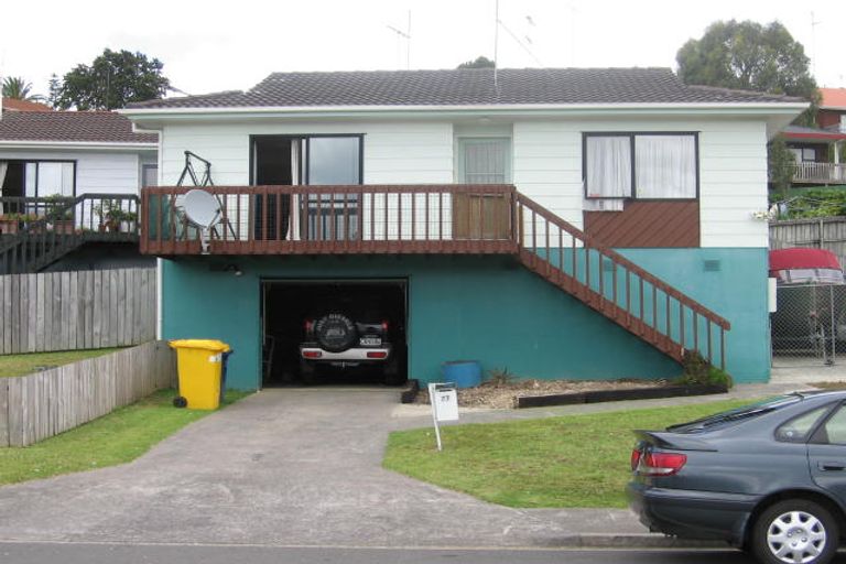 Photo of property in 1/77 Trias Road, Totara Vale, Auckland, 0629