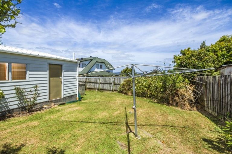 Photo of property in 746 East Coast Road, Pinehill, Auckland, 0630