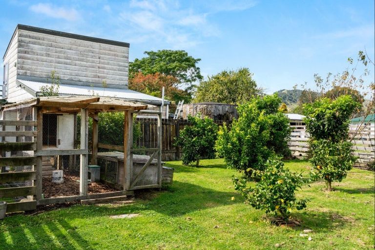 Photo of property in 6 Kanakanaia Road, Te Karaka, 4022