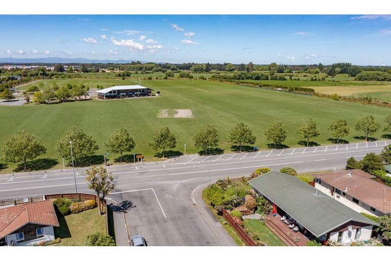 Photo of property in 6 Bush Street, Rangiora, 7400
