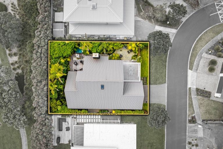 Photo of property in 16 Te Mana Street, Omaha, 0986