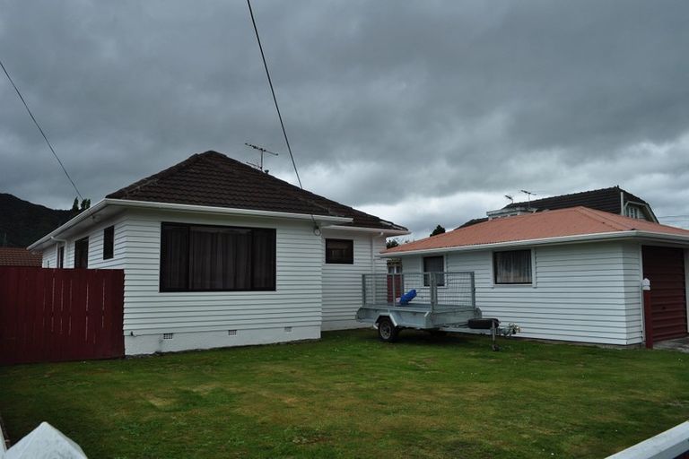 Photo of property in 57 Kowhai Avenue, Ebdentown, Upper Hutt, 5018