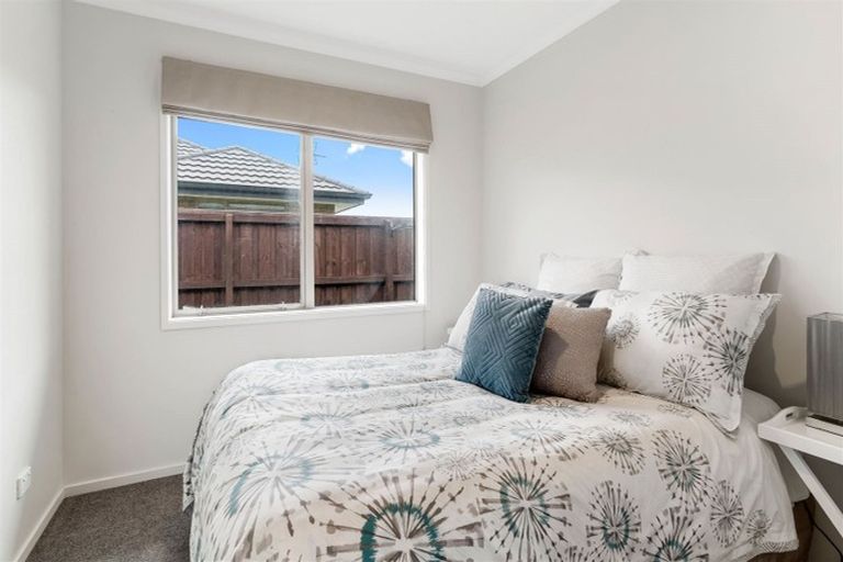 Photo of property in 36 Shillingford Boulevard, Rolleston, 7615