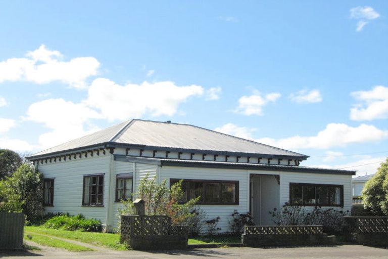 Photo of property in 10 Russell Street, Marton, 4710