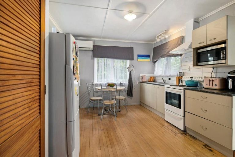 Photo of property in 71 Meadowbank Crescent, Fordlands, Rotorua, 3015