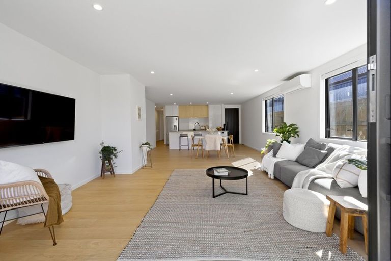 Photo of property in 29 Shepherd Road, Jacks Point, Queenstown, 9371