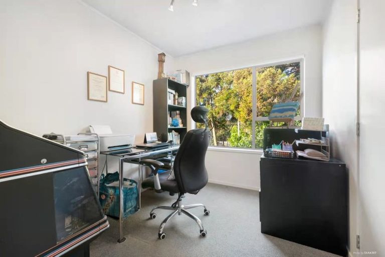 Photo of property in 1/56 Glenvar Road, Torbay, Auckland, 0630