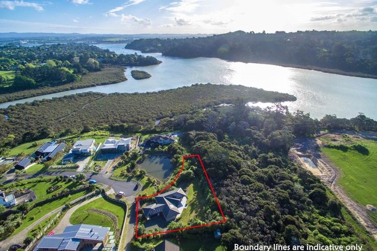 Photo of property in 13 Kerema Way, Schnapper Rock, Auckland, 0632