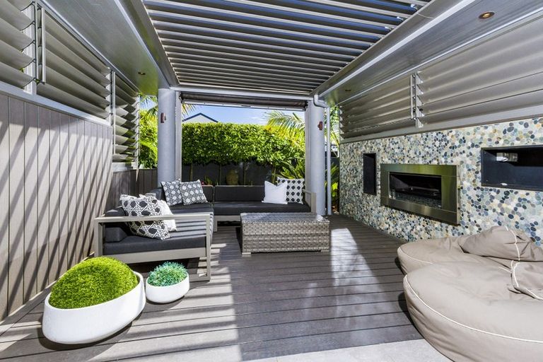 Photo of property in 17 Ocean View Road, Milford, Auckland, 0620