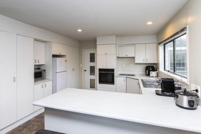 Photo of property in 11 Jamell Place, Avonhead, Christchurch, 8042