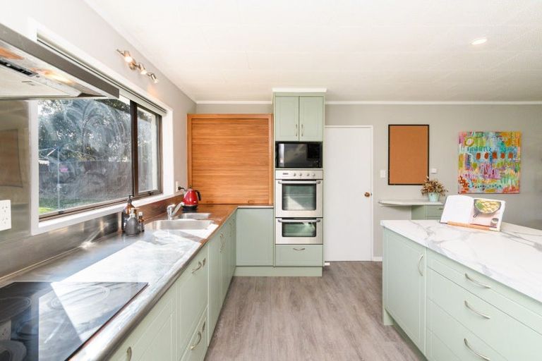 Photo of property in 24 Cedar Crescent, Feilding, 4702