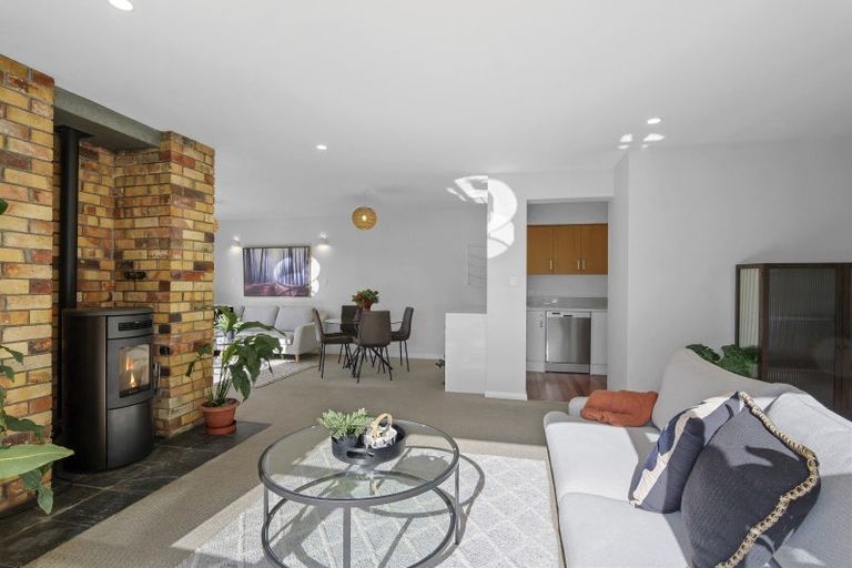 Photo of property in 3 Shaftesbury Street, Avonhead, Christchurch, 8042