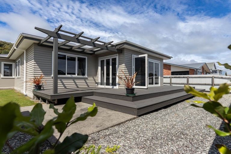Photo of property in 187 Main South Road, Karoro, Greymouth, 7805