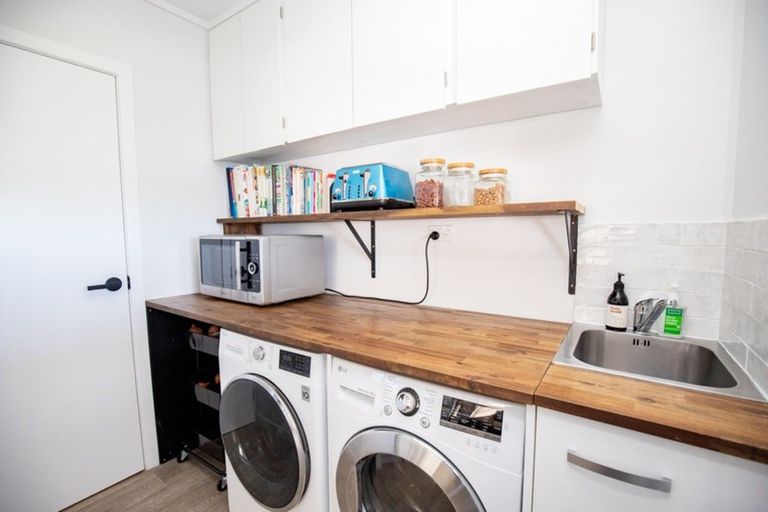 Photo of property in 71 Pipiroa Road, Ngatea, 3503