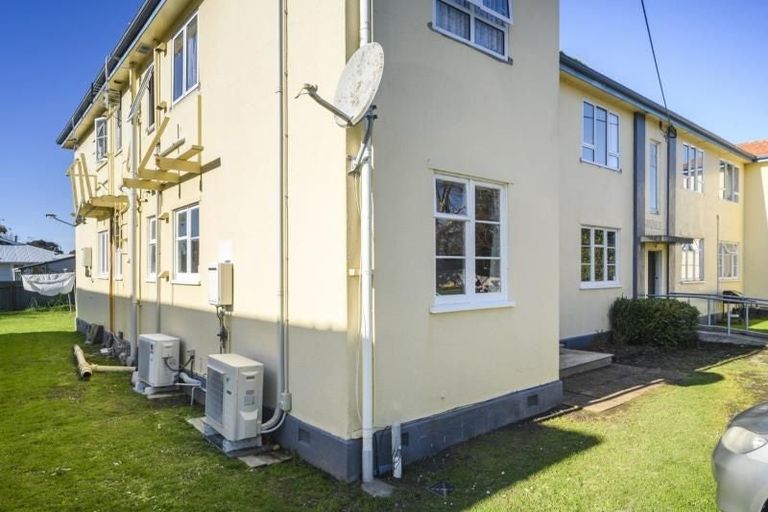 Photo of property in 1/288 College Street, West End, Palmerston North, 4410