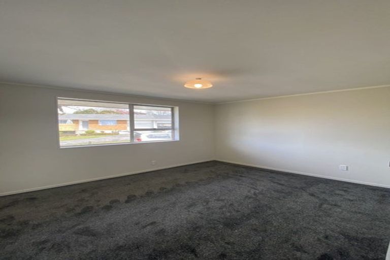 Photo of property in 1/55 Fruitvale Road, New Lynn, Auckland, 0600