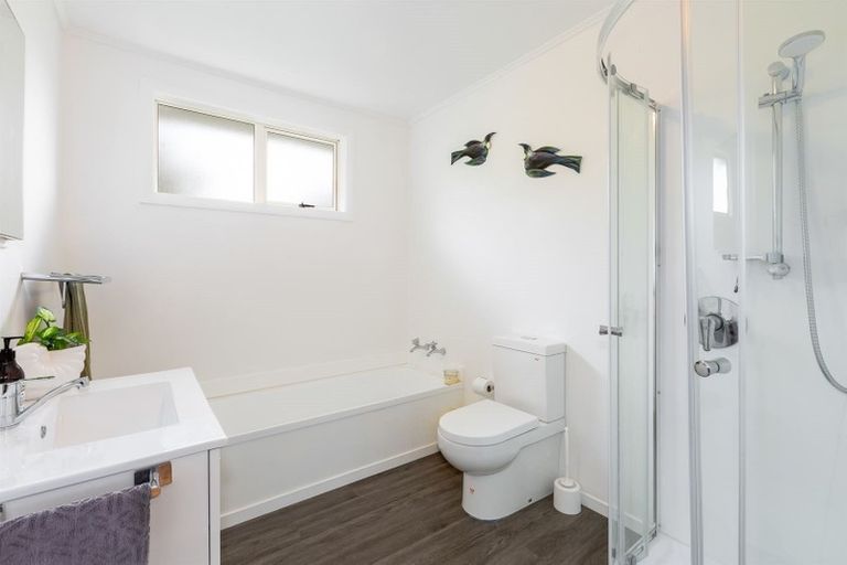 Photo of property in 10 Tau Grove, Takapuwahia, Porirua, 5022