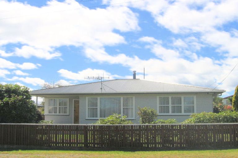 Photo of property in 12 Charles Crescent, Rainbow Point, Taupo, 3330