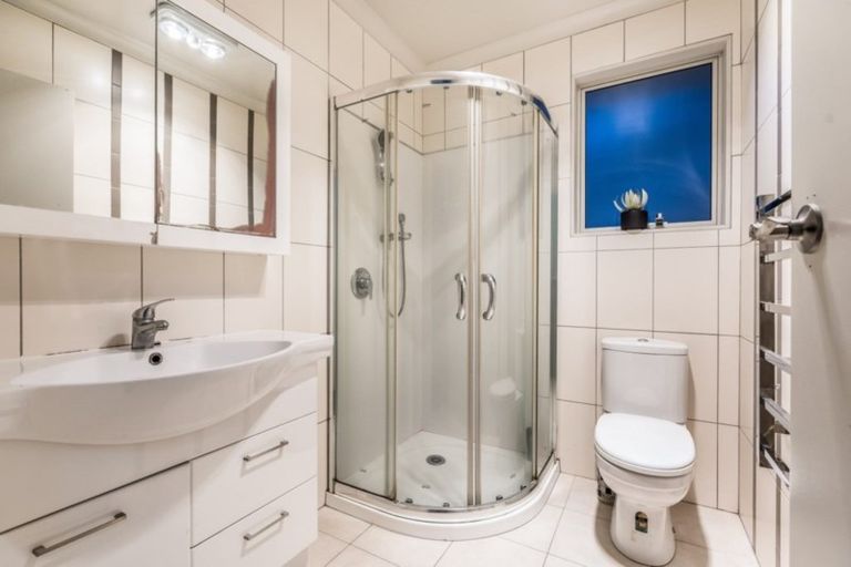 Photo of property in 158 Astley Avenue, New Lynn, Auckland, 0600