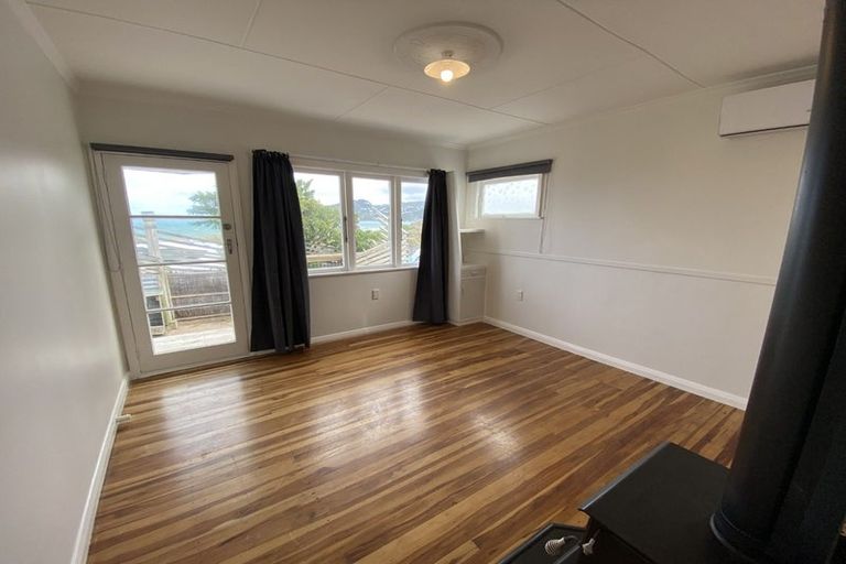 Photo of property in 36 Moa Point Road, Moa Point, Wellington, 6022