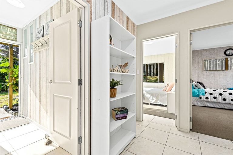 Photo of property in 2/160 Stapleford Crescent, Browns Bay, Auckland, 0630