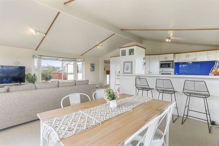 Photo of property in 80h Tirimoana Road, Te Atatu South, Auckland, 0602