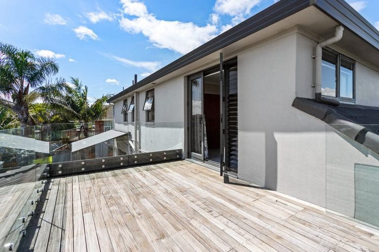 Photo of property in 105 Muir Avenue, Mangere Bridge, Auckland, 2022