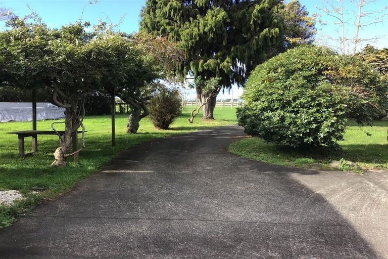 Photo of property in 466 Taupaki Road, Kumeu, 0892