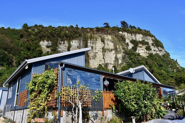 Photo of property in 28 Nikau Heights, Little Wanganui, Karamea, 7893