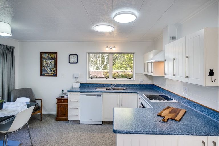 Photo of property in 57 Avenue Road, Greenmeadows, Napier, 4112