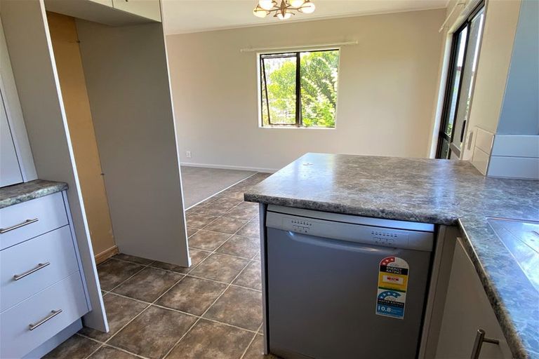 Photo of property in 20 Harbour Crest Drive, Waiuku, 2123