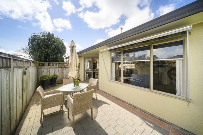 Photo of property in 46 Pahiatua Street, Hokowhitu, Palmerston North, 4410