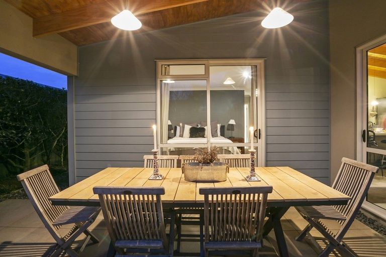 Photo of property in 21 Norfolk Drive, Cambridge, 3434