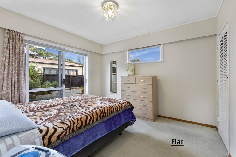 Photo of property in 1 Clematis Grove, Maungaraki, Lower Hutt, 5010