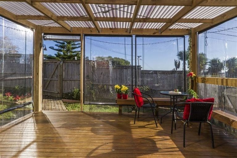 Photo of property in 1/65 High Road, Glenfield, Auckland, 0629