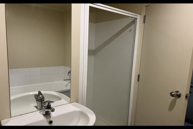 Photo of property in 7/4 Keeling Road, Henderson, Auckland, 0612