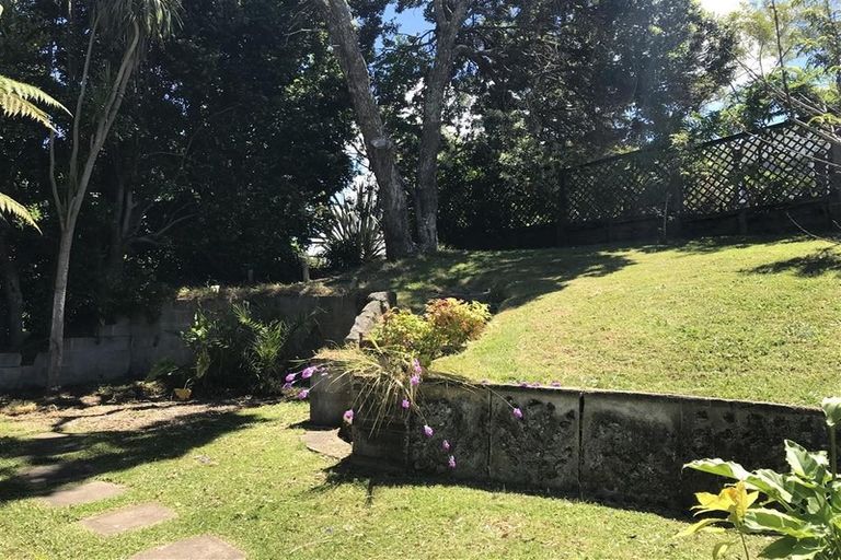 Photo of property in 1/16a Diana Drive, Glenfield, Auckland, 0627