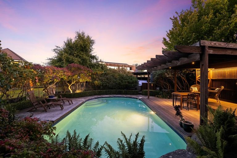 Photo of property in 14 Regent's Park Drive, Casebrook, Christchurch, 8051