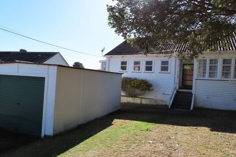 Photo of property in 70 Wilkie Crescent, Naenae, Lower Hutt, 5011