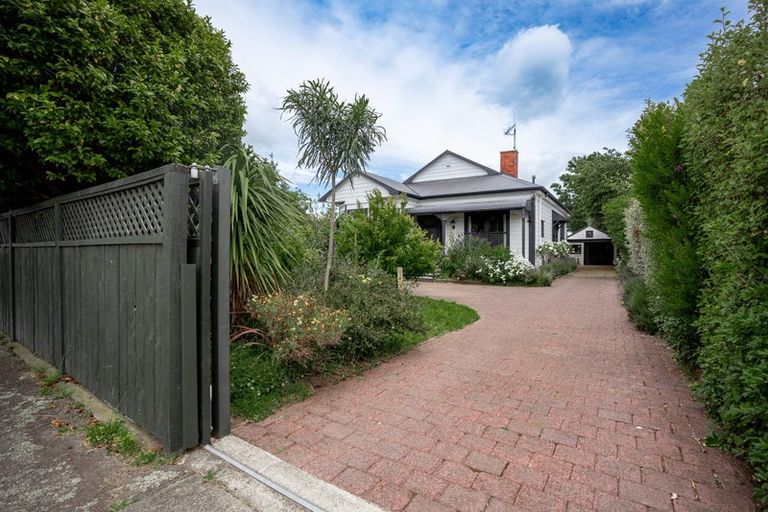 Photo of property in 54 Brightwater Terrace, Terrace End, Palmerston North, 4410