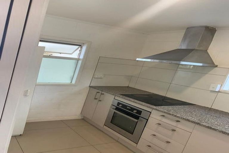 Photo of property in 190 Manuka Road, Bayview, Auckland, 0629