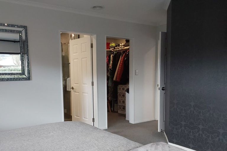 Photo of property in 4 Heaphy Place, Pukehangi, Rotorua, 3015